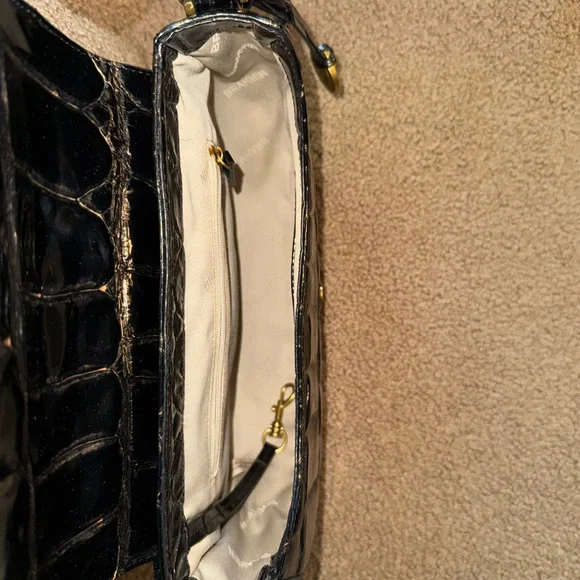 Elegant Brahmin 100% Leather Black and Gold Croc-Embossed Women's Bag - Picture 9 of 12